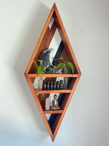Diamond propagation shelf with wood mosaic backing